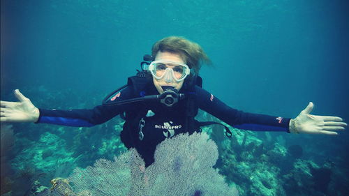 潜入蔚蓝 PBS高端访谈如何激发人们对海洋的热爱